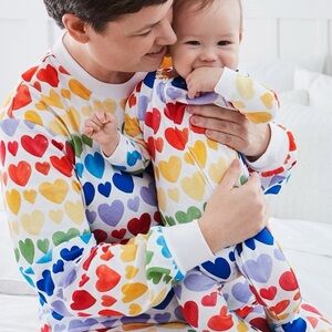 New Pottery Barn Kids Organic Cotton Rainbow Heart Zip Front Pajamas in Size 0-3